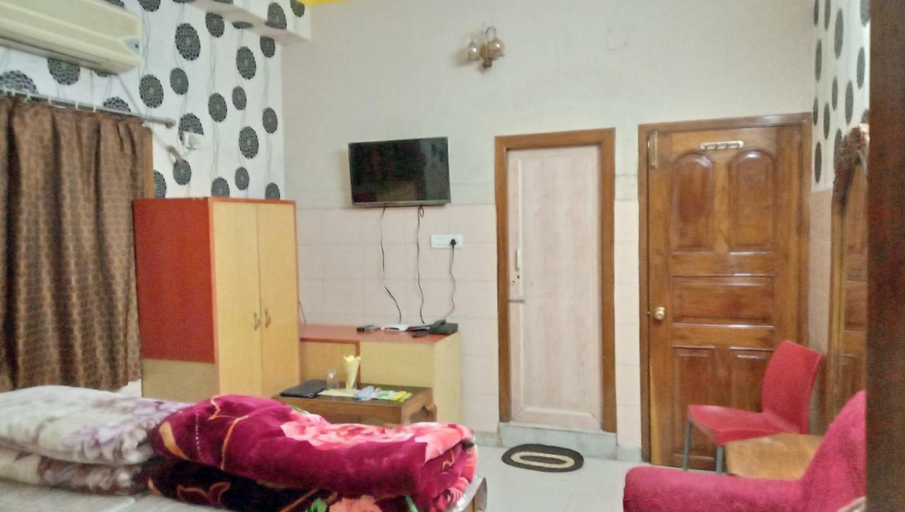 Hotel Surja Laxmi Raiganj Luaran gambar